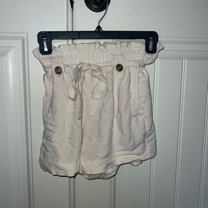 Cream dressy American Eagle shorts, size xs, barely worn.